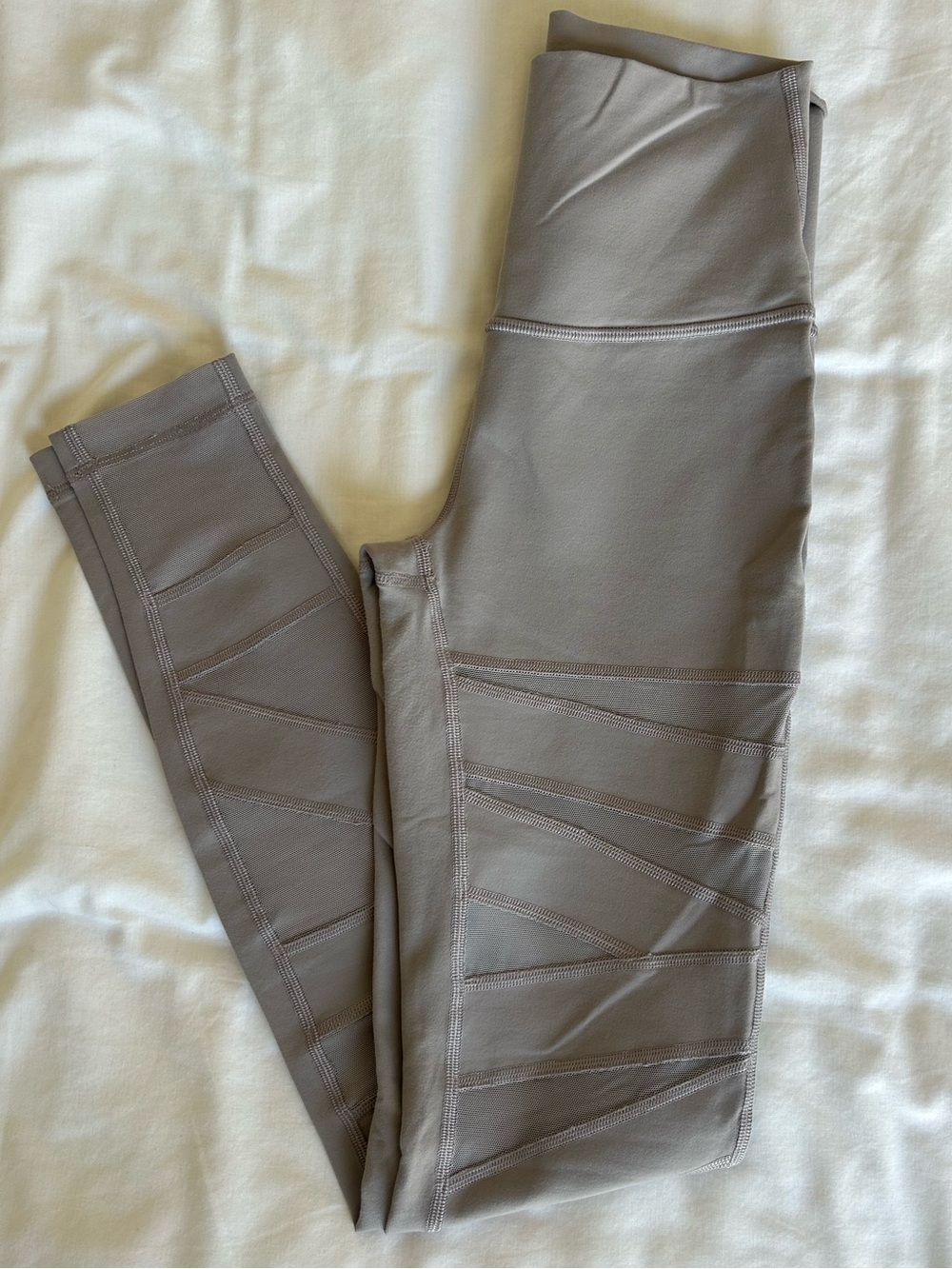 Lululemon Wunder Under tech mesh